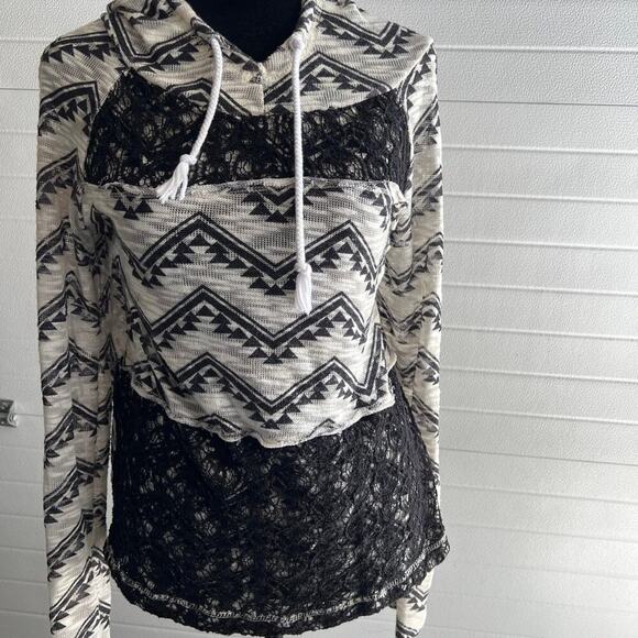 MISS CHIEVOUS women’s L sweater with hood & lace - Picture 2 of 8